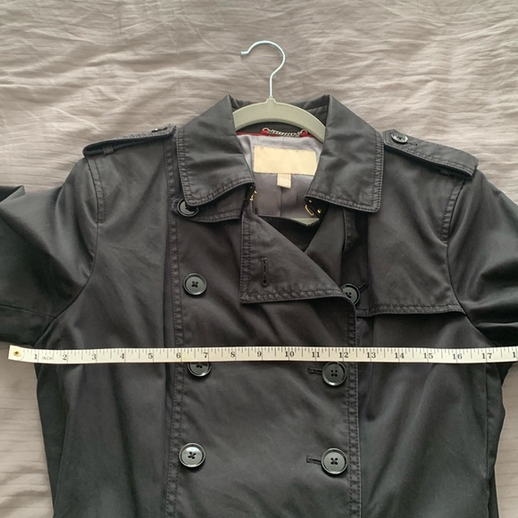 Banana Republic Classic Trench Coat - Picture 14 of 17